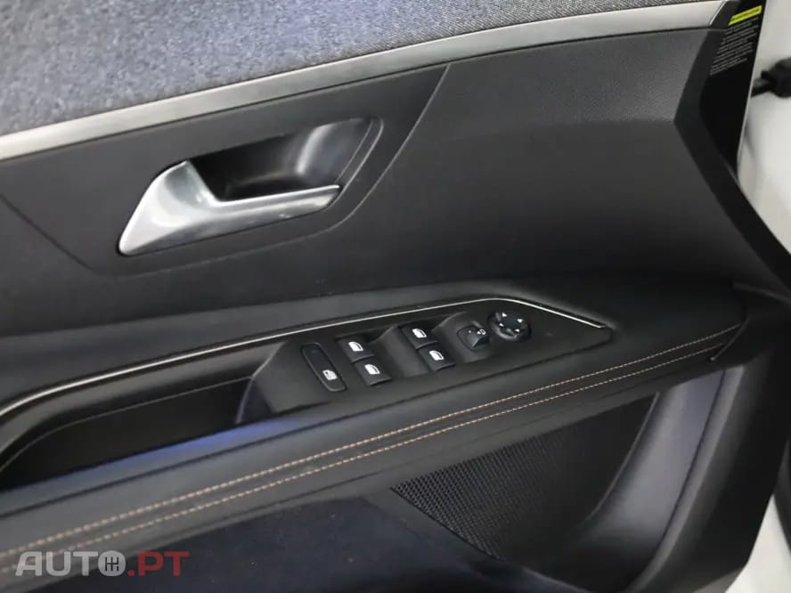 Peugeot 3008 1.5 BlueHDi GT Line EAT8 — fotografia 4