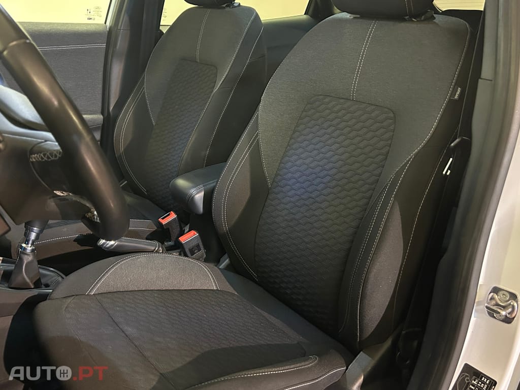 Ford Puma 1.0 EcoBoost MHEV Titanium Design