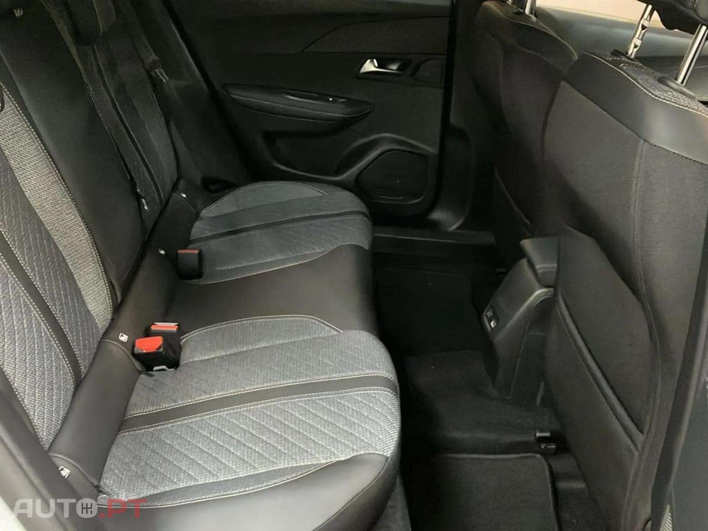 Peugeot 2008 1.2 PureTech Allure