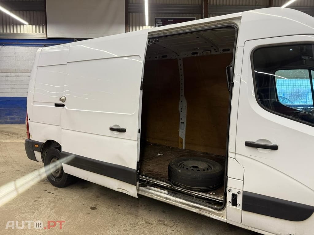 Renault Master 2.3 dCi L3H2 3.5T Grand Confort
