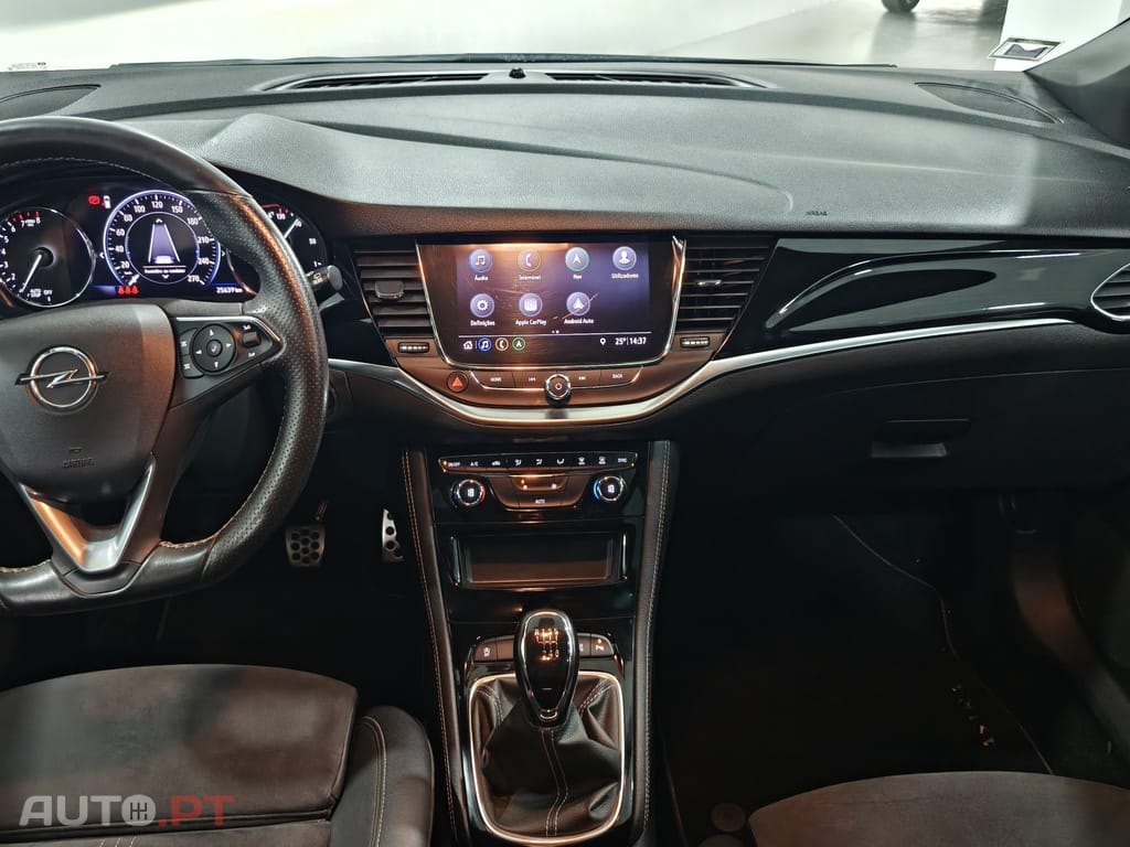 Opel Astra 1.2 T Design & Tech S/S