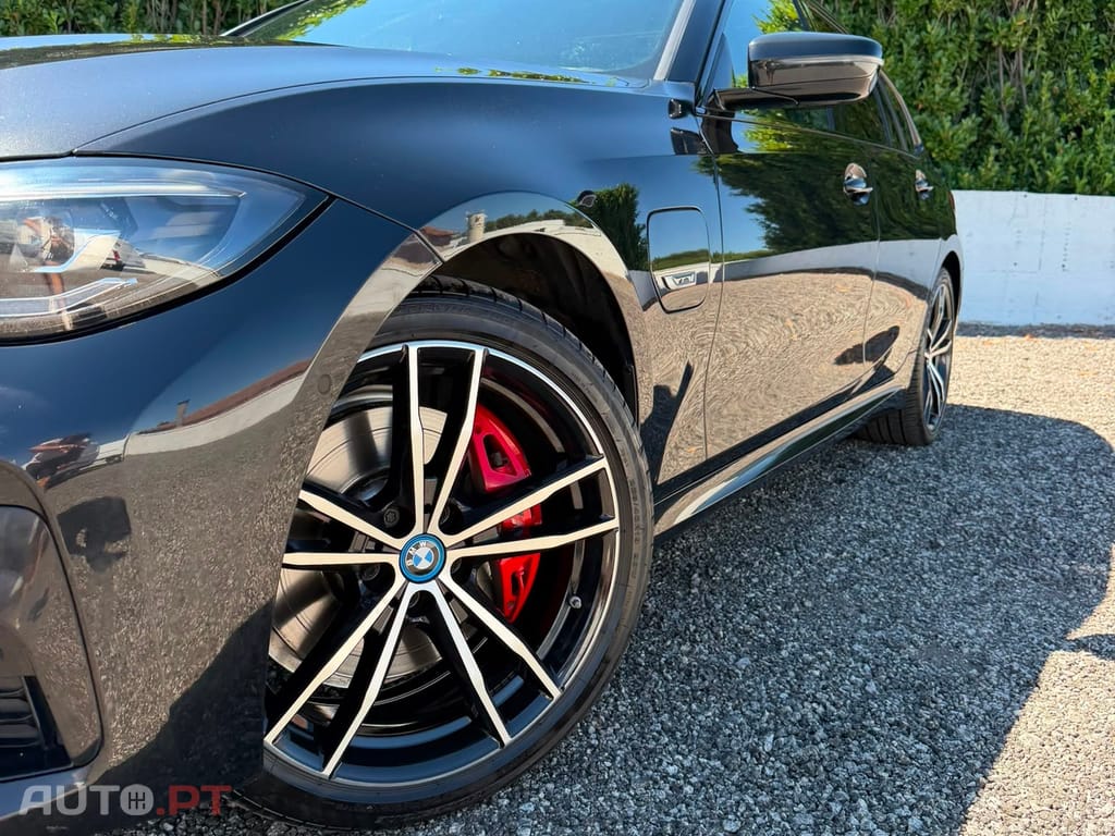 BMW 330 e Touring Pack M Auto