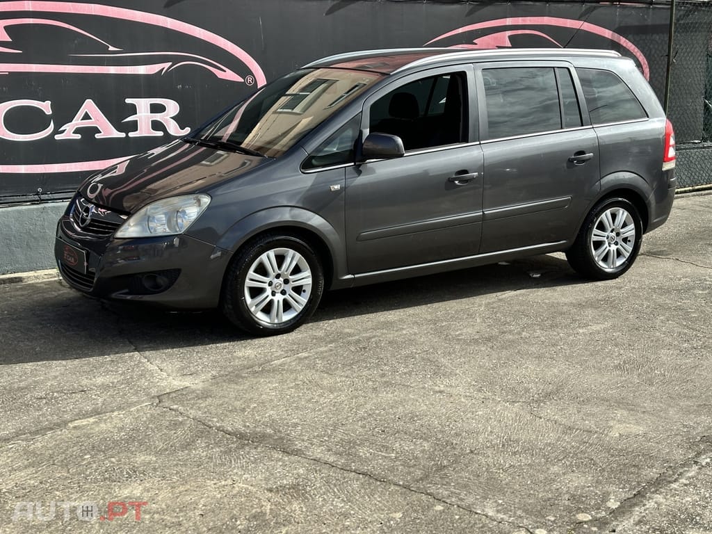 Opel Zafira 1.7 CDTi EcoFLEX — fotografia 11