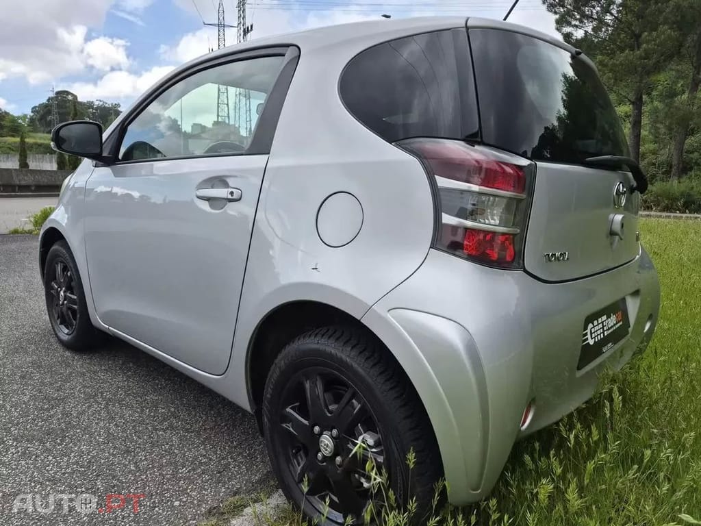 Toyota iQ 1.0 VVT-i Essential+AC
