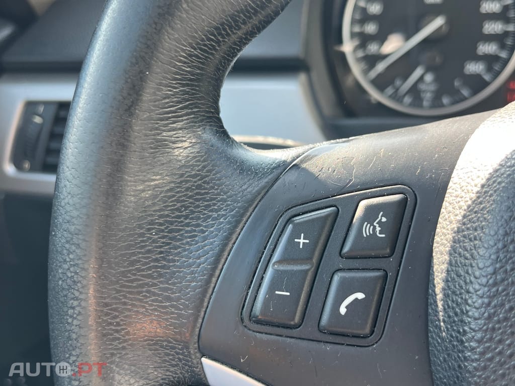 BMW 318 d Touring Navigation Sport
