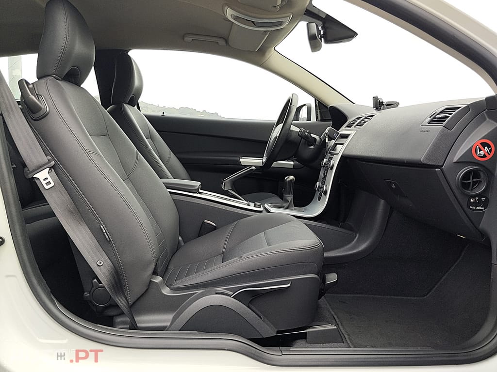 Volvo C30 1.6 D Drive 99g Momentum Start/Stop