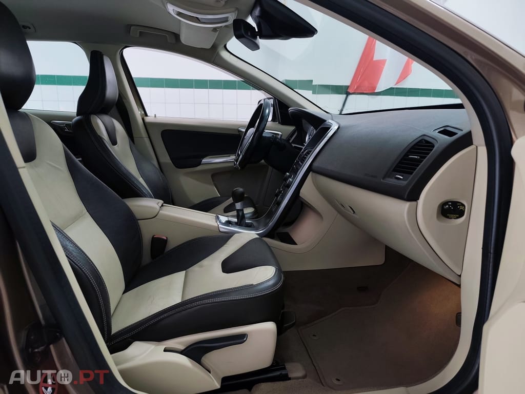 Volvo XC60 2.0 D4 DRIVe Momentum
