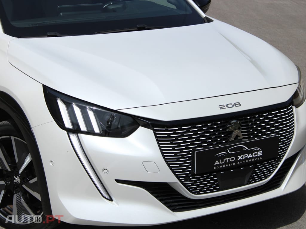 Peugeot E-208 50 kWh GT Pack