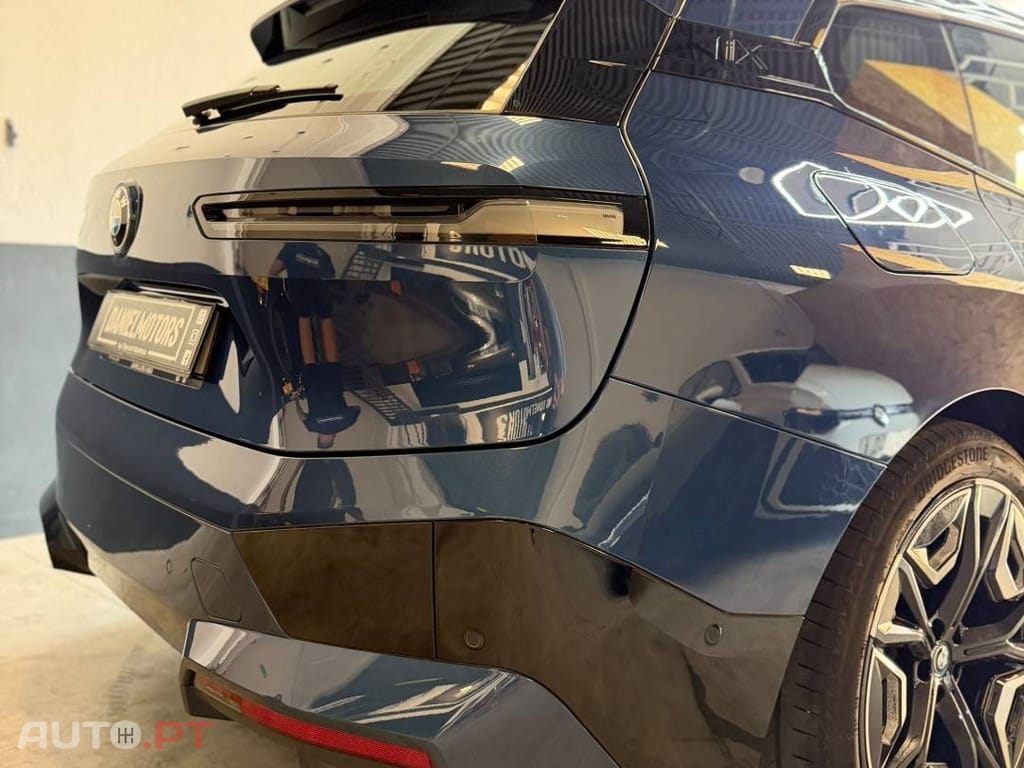 BMW iX xDrive 40