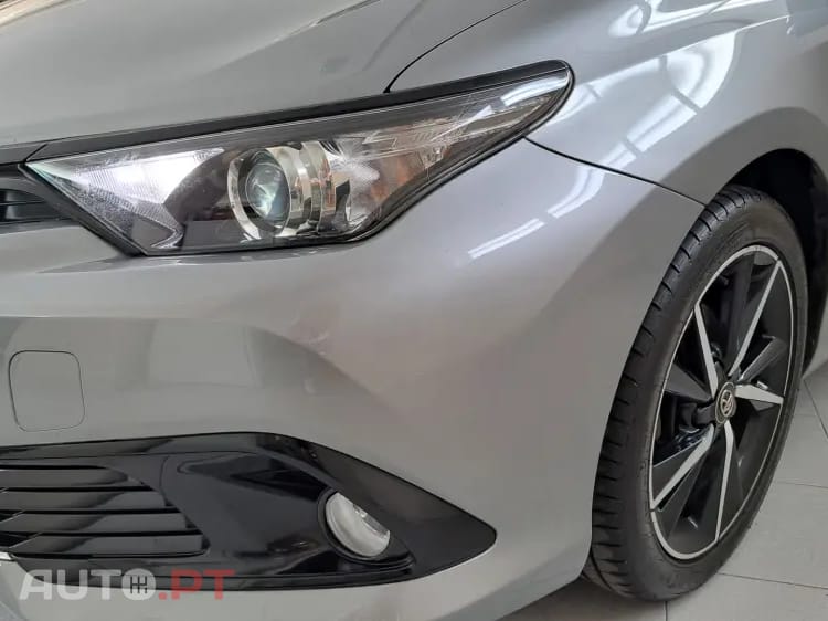 Toyota Auris 1.2T Exclusive