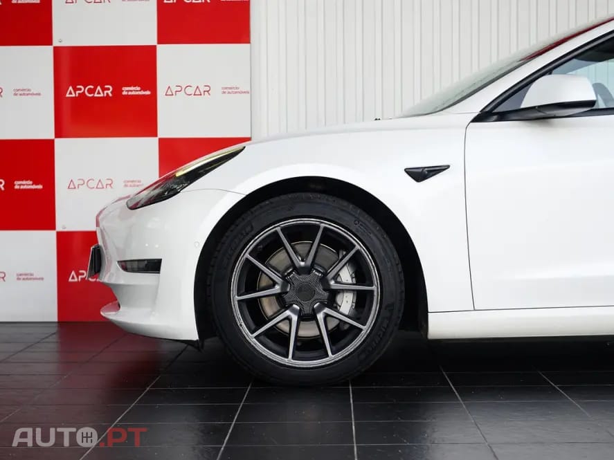 Tesla Model 3 Long Range AWD Dual Motor