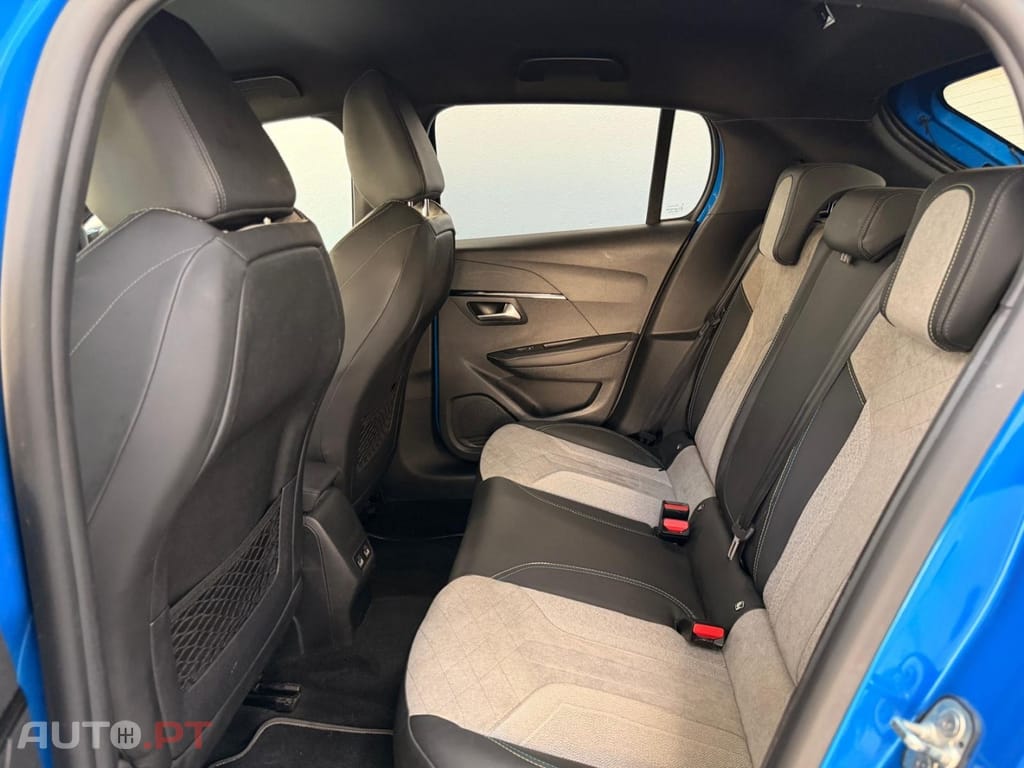 Peugeot E-208 GT