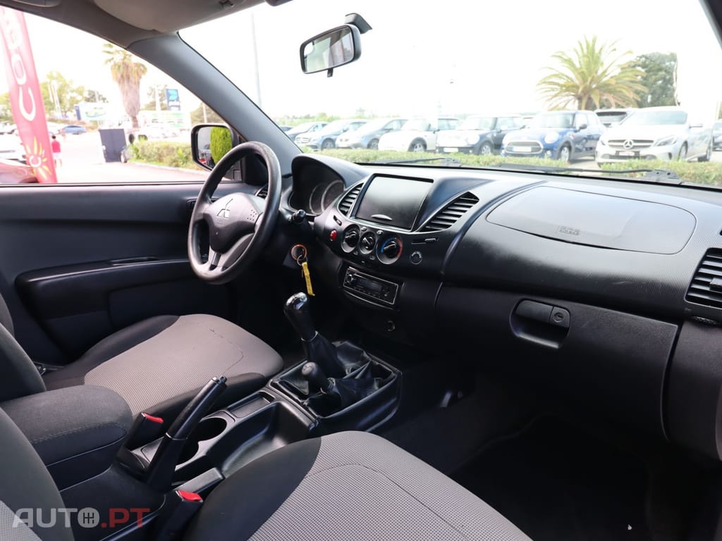 Mitsubishi L200 2.5 DI-D Club In.AC 3L 4WD