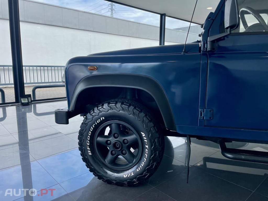 Land Rover Defender 90 2.5 TD5 Metal Top
