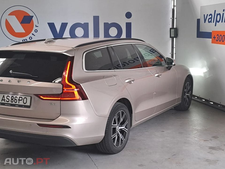 Volvo V60 2.0 B4 Momentum Core Geartronic