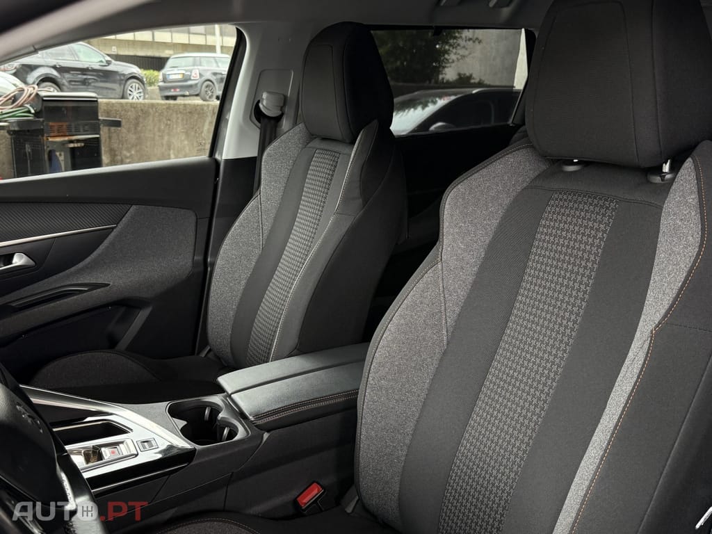 Peugeot 5008 1.2 PureTech Allure EAT8