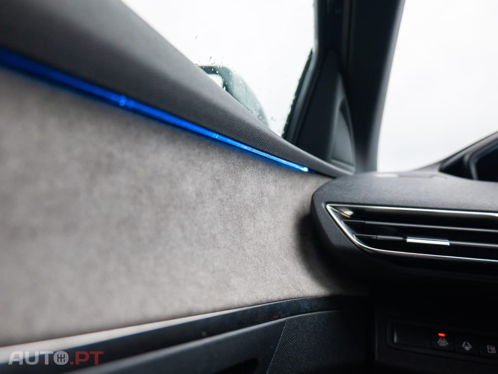 Peugeot 3008 1.6 Hybrid GT e-EAT8