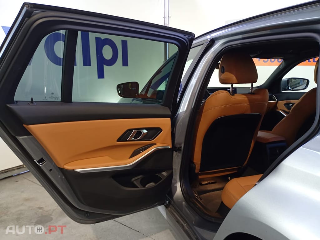 BMW 320 Touring Pack M