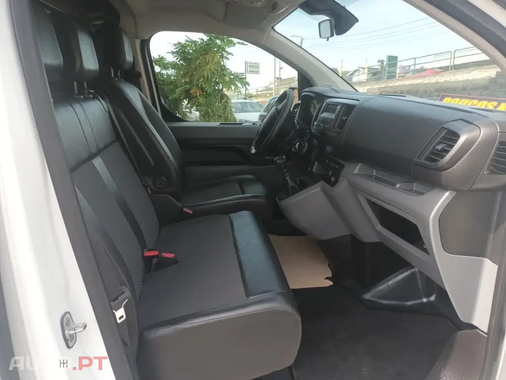 Peugeot Expert Outro