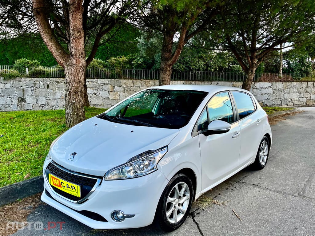 Peugeot 208 ..