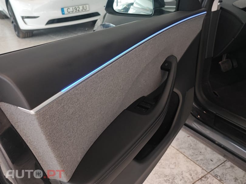 Tesla Model 3 Tração Traseira Premium — fotografia 9