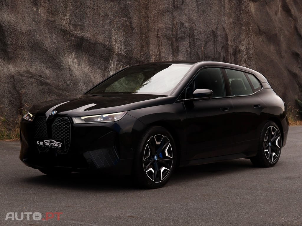 BMW iX xDrive 50 Pack Desportivo