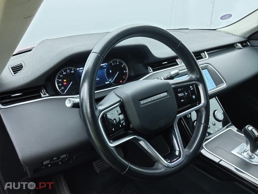 Land Rover Evoque P300e S