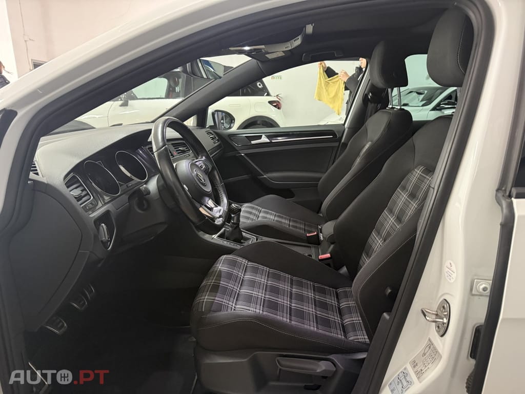Volkswagen Golf 2.0 TDi GTD