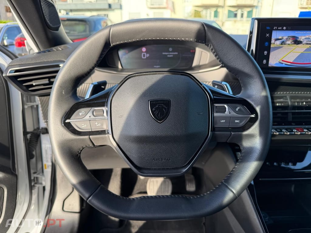 Peugeot 2008 1.2 Hybrid Allure e-DCS6