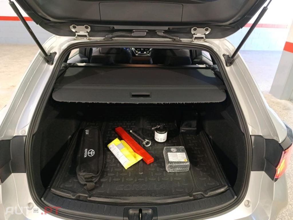Toyota Corolla 1.8 Hybrid Comfort — fotografia 12