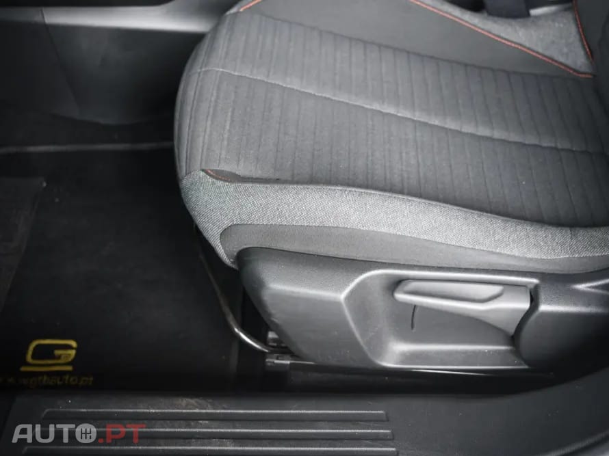 Peugeot 2008 PureTech 130 EAT8 Allure