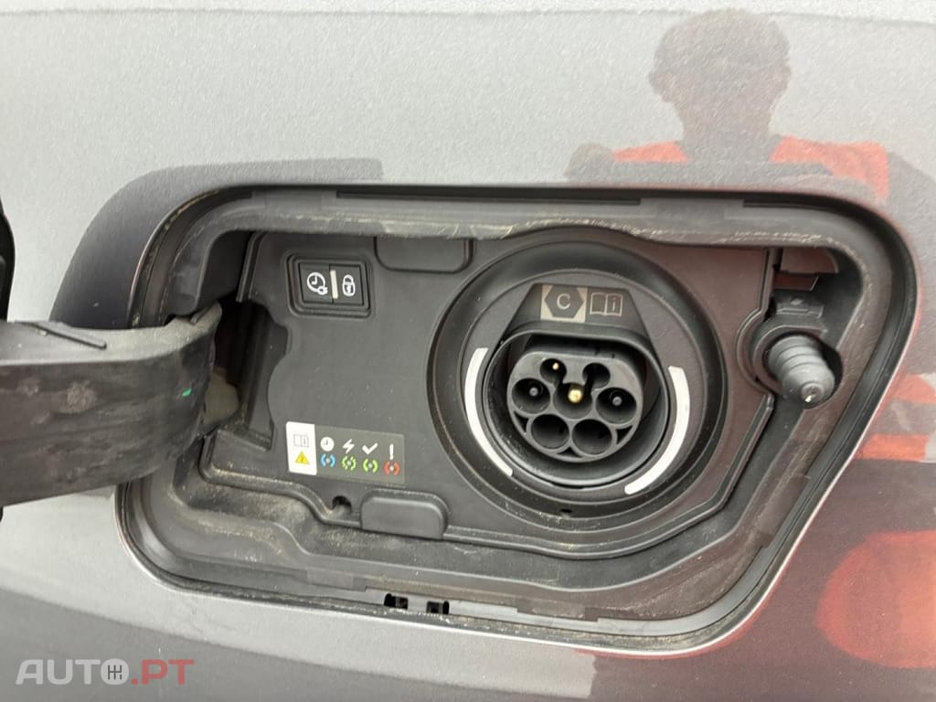 Peugeot 3008 1.6 Hybrid Allure Pack e-EAT8