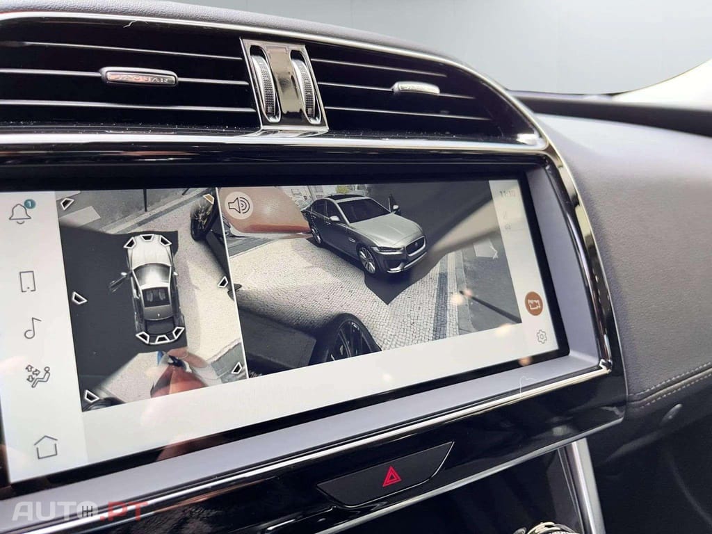 Jaguar XE 200d R Dynamic RED 