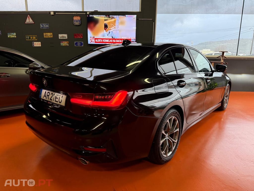 BMW 318 d Pack Desportivo M Auto