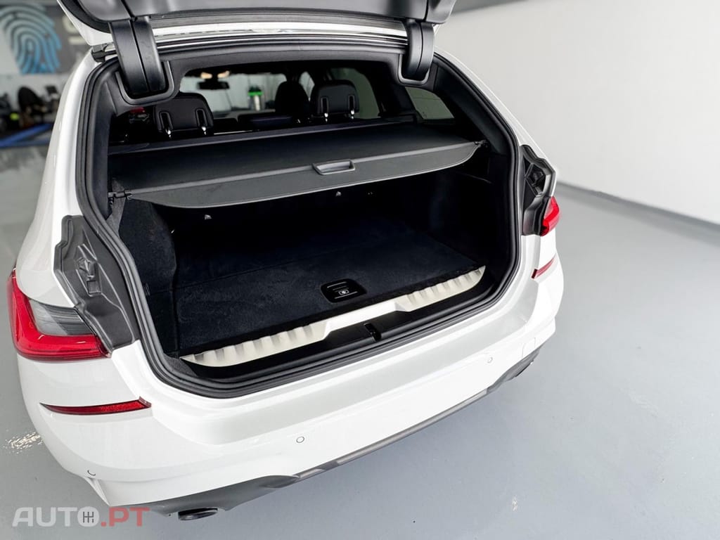 BMW 320 e Touring xDrive Auto Sport