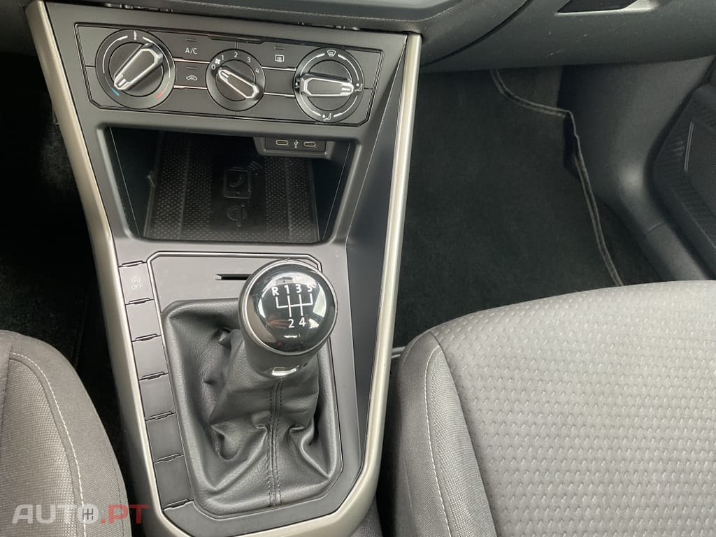 Volkswagen Polo 1.0 Confortline