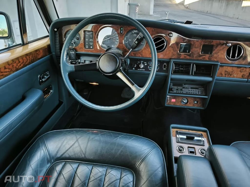 Rolls Royce Silver Spur 2 AXLE RIGID BODY 4 DOOR SALOON