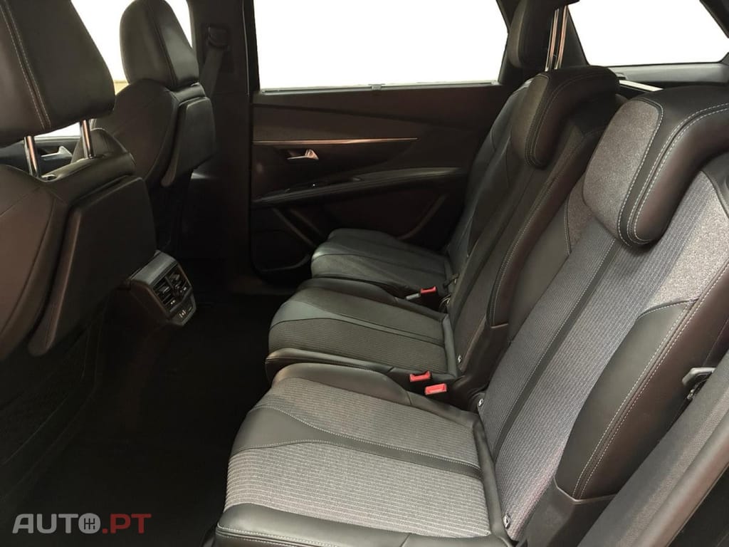 Peugeot 5008 1.2 PureTech Allure EAT8