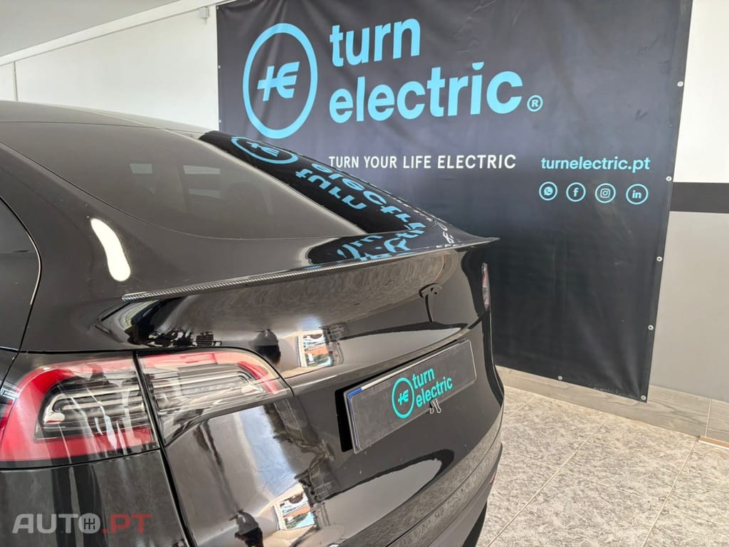 Tesla Model Y RWD