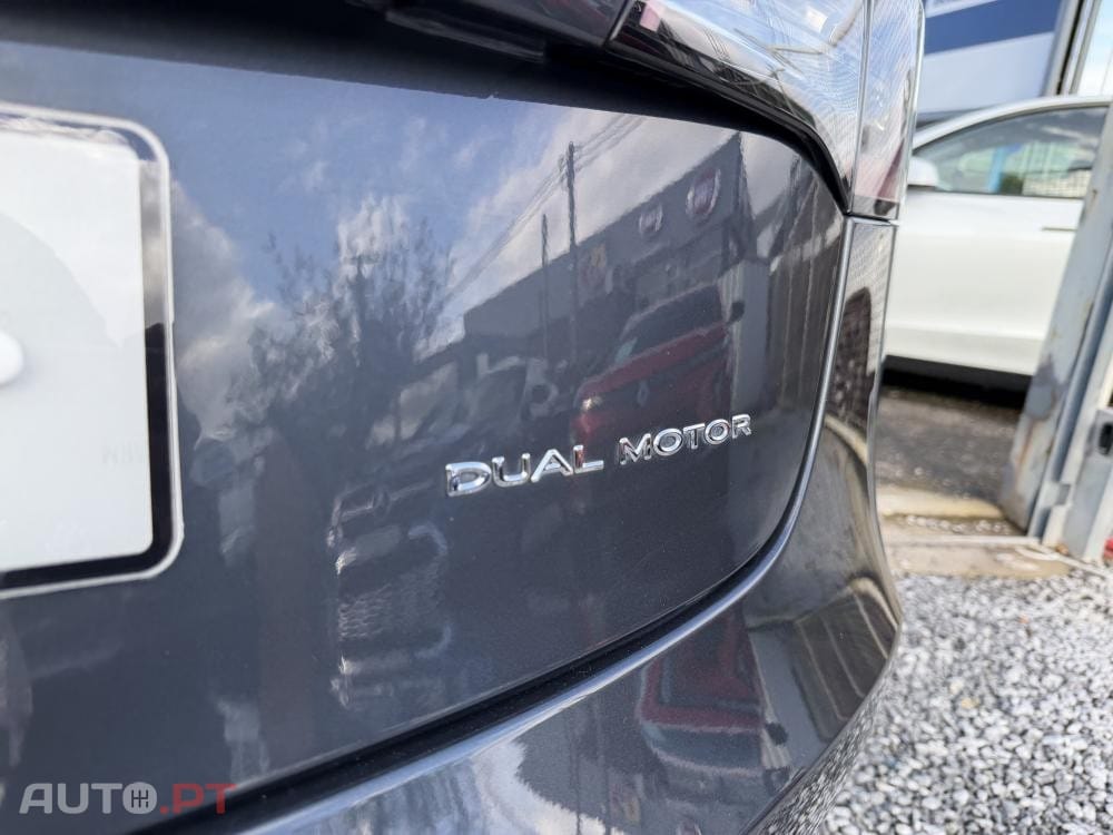 Tesla Model 3 Long-Range Dual Motor AWD