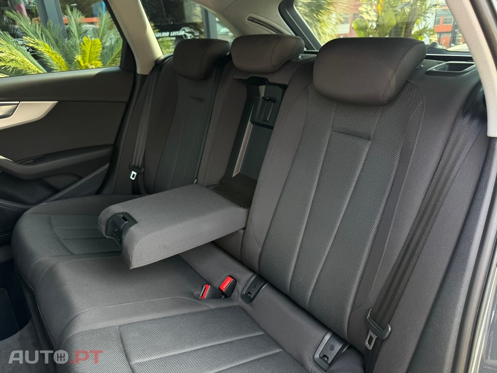 Audi A4 Avant 30 TDI S tronic