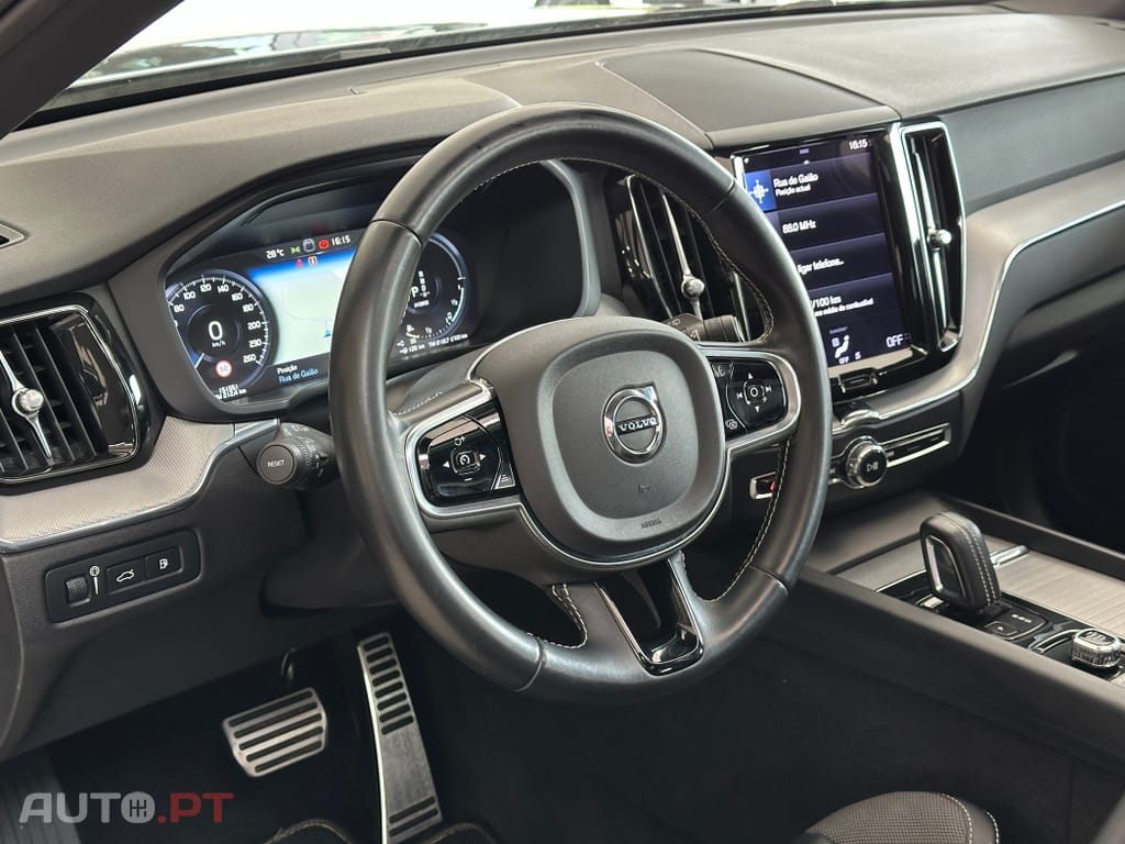 Volvo XC60 2.0 T8 PHEV R-Design AWD