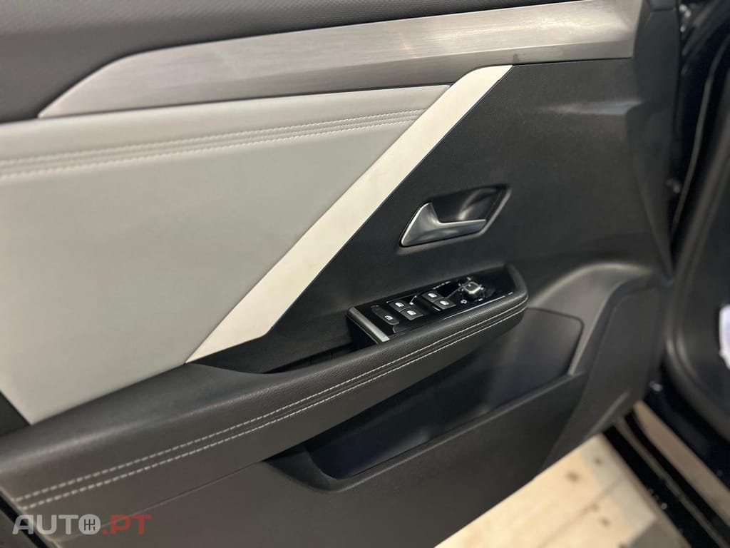 Opel Astra 1.2 T Elegance