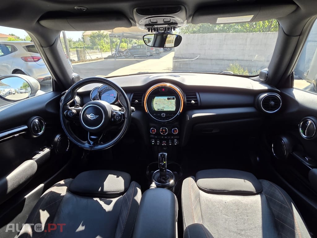 MINI Cooper Cooper SD Auto Seven