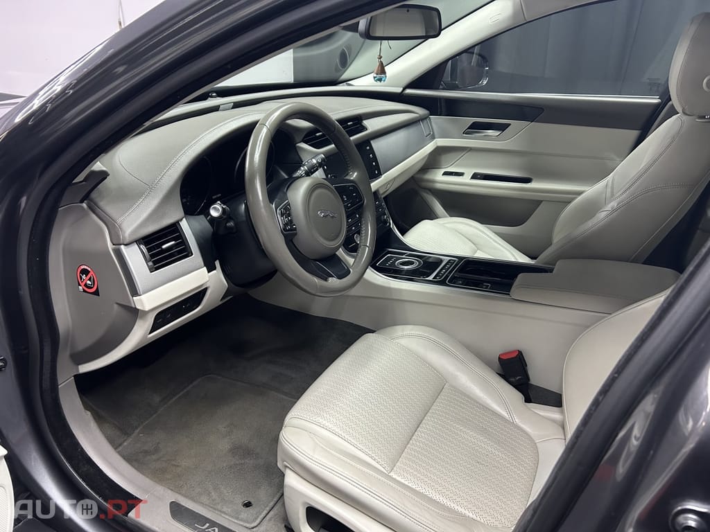 Jaguar XF 2.0 D Prestige Aut.