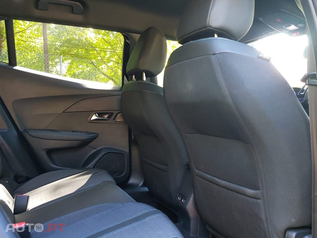 Peugeot E-2008 50 kWh Allure