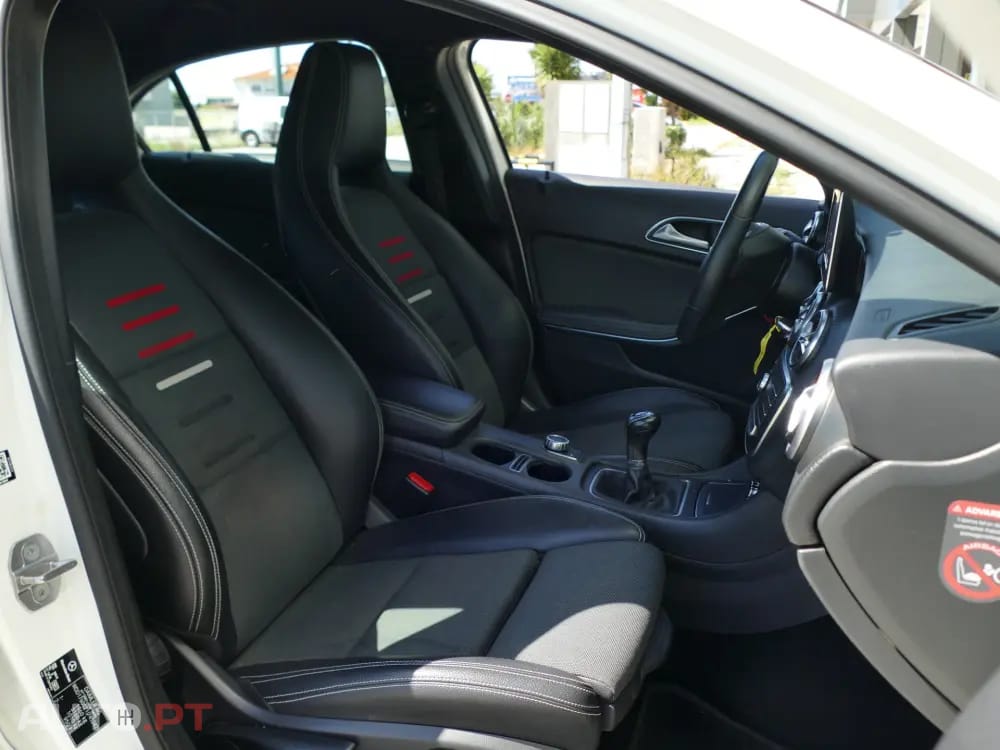 Mercedes-Benz A 180 d AMG Line