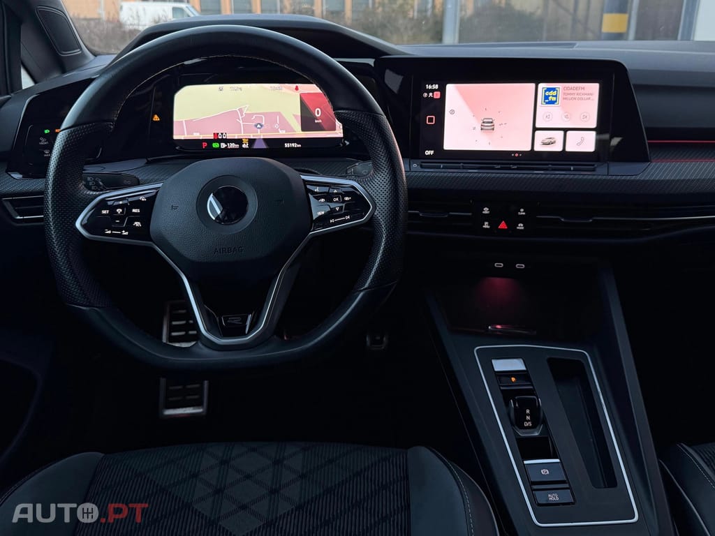 Volkswagen Golf 1.5 eTSI R-Line DSG