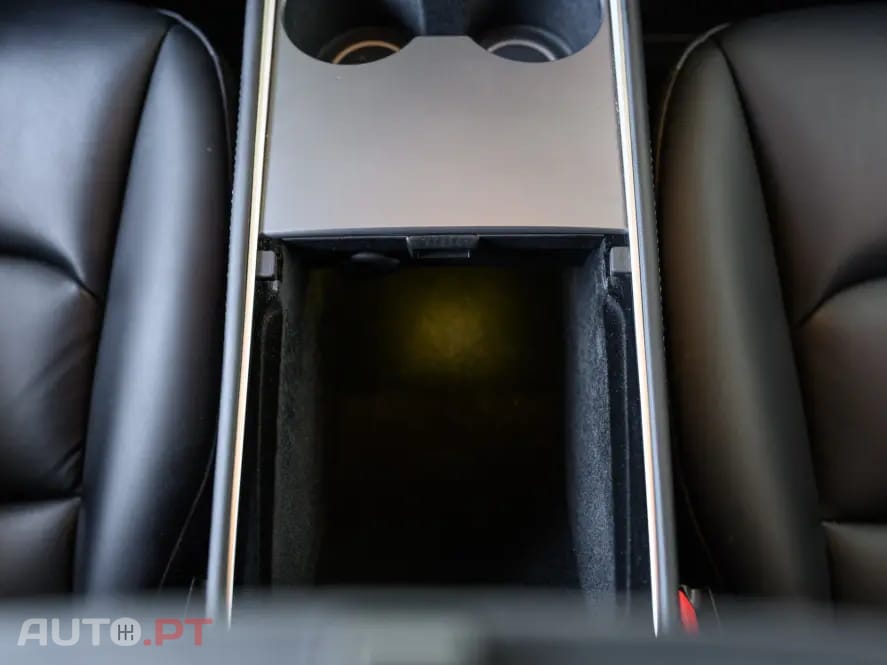 Tesla Model 3 Standard Range Plus RWD