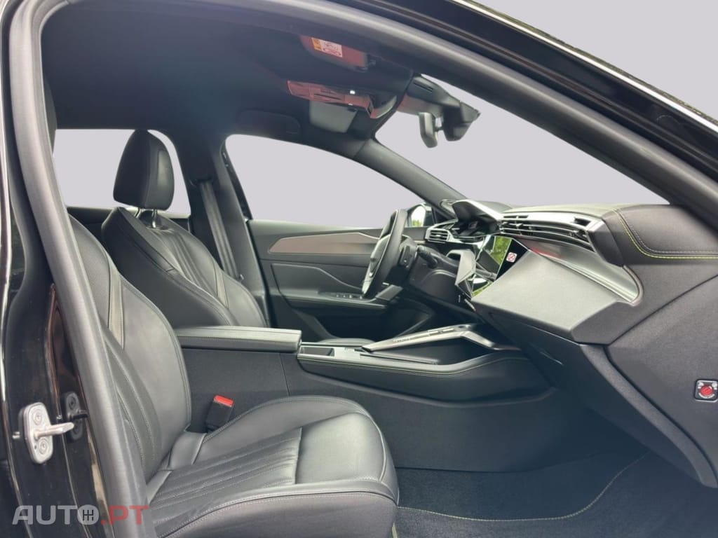 Peugeot 408 GT EAT8